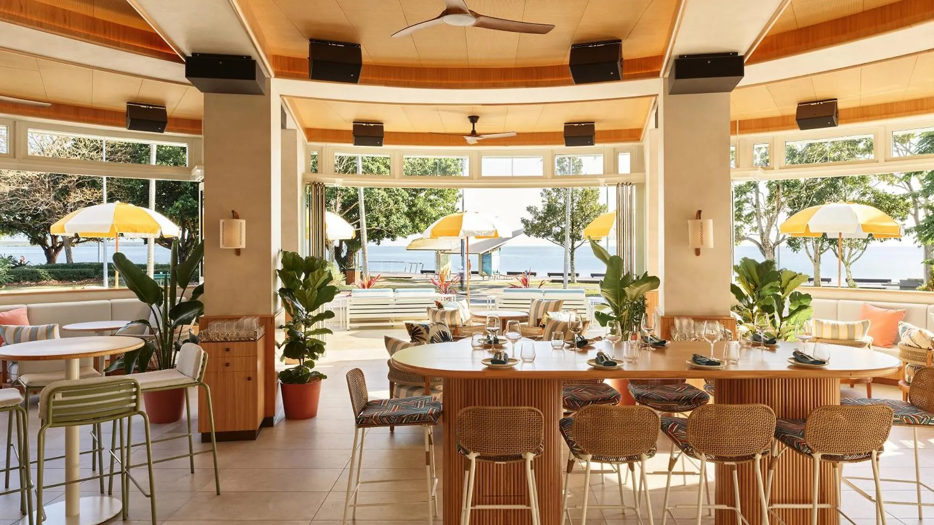 Hotel Crystalbrook Riley Cairns Australia