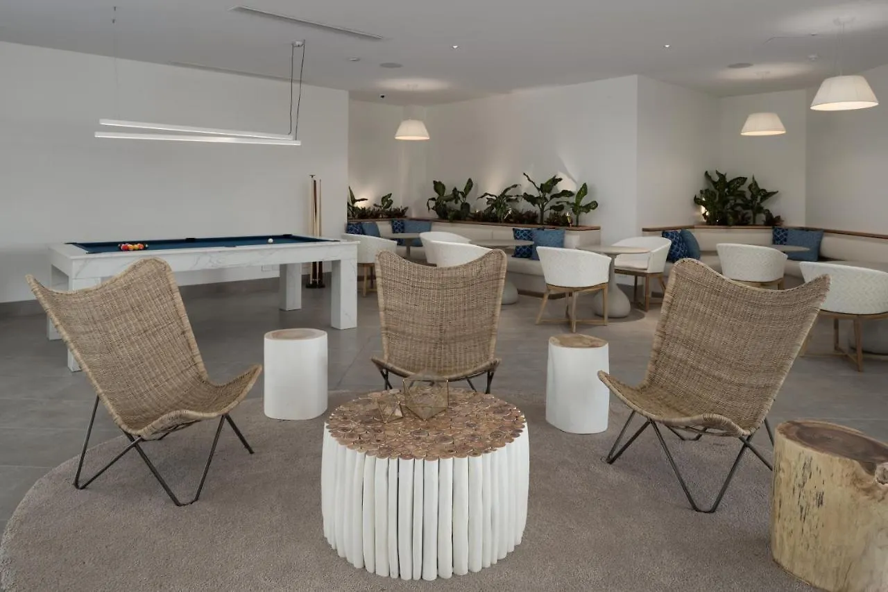Hotel Crystalbrook Riley Cairns 5*,  Australia