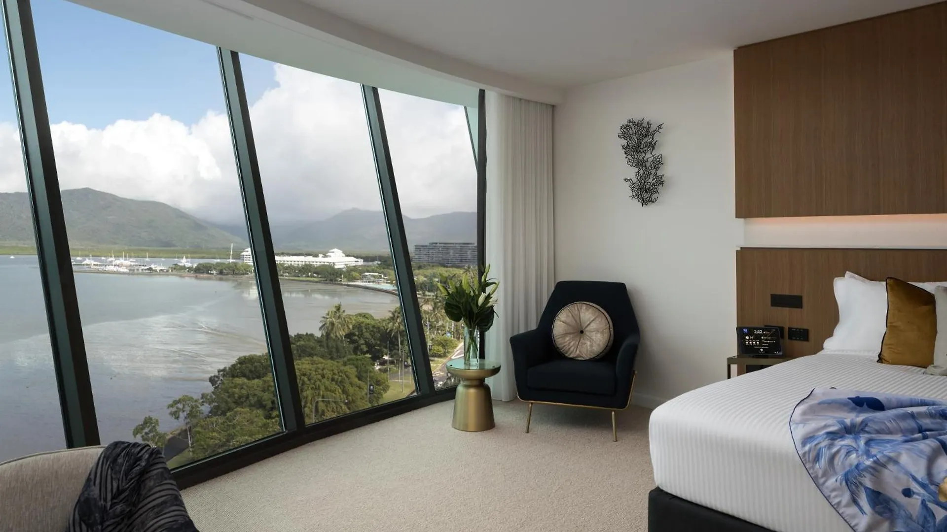 Crystalbrook Riley Hotel Cairns 5*,  Australia